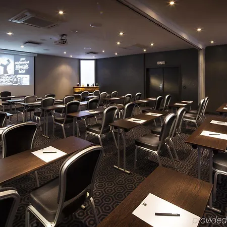 Szálloda Pentahotel Paris Charles De Gaulle 4*